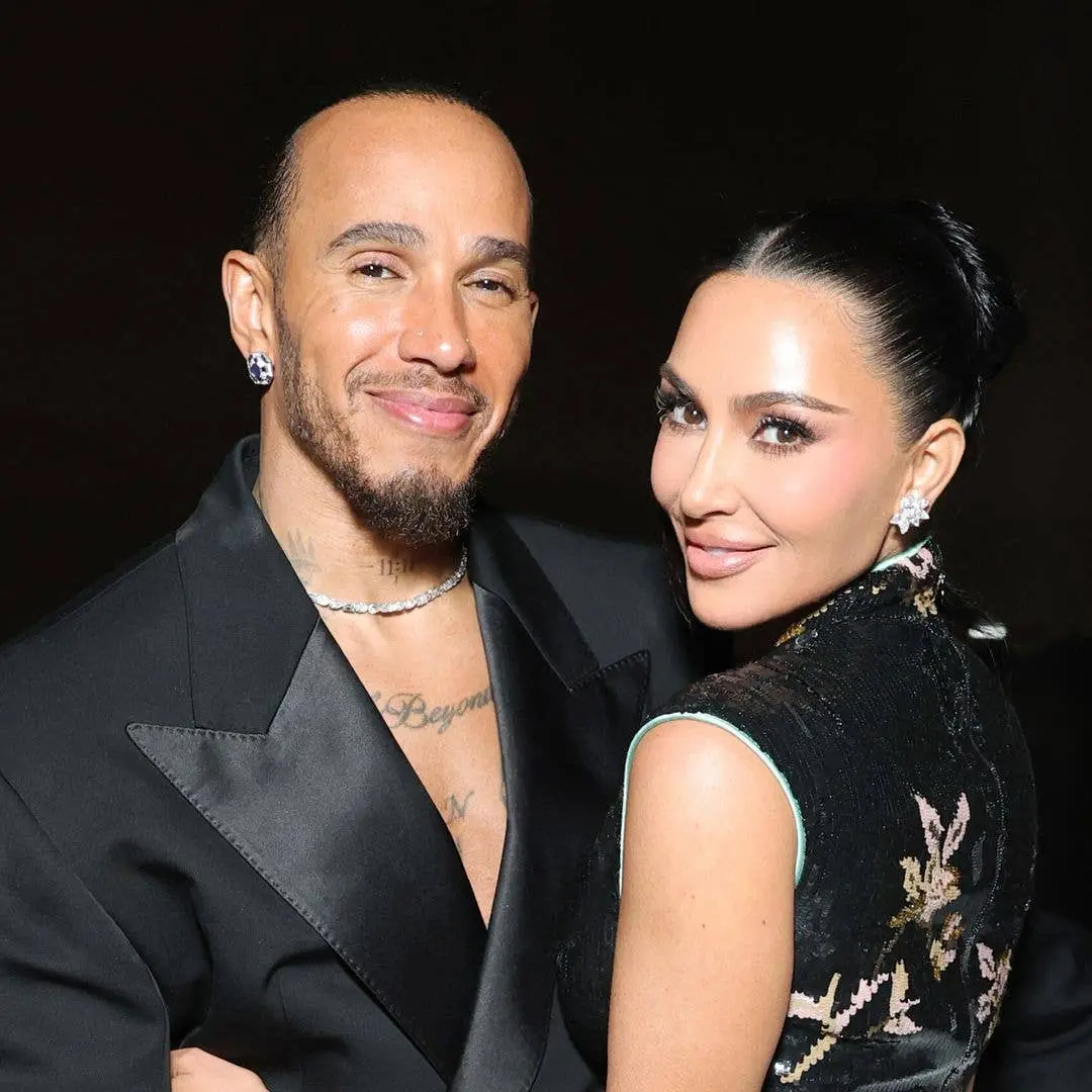 Kim Kardashian e Lewis Hamilton no Lucas Museum of Narrative Art, em Los Angeles, dia 19 de setembro. É bom ver a gente…