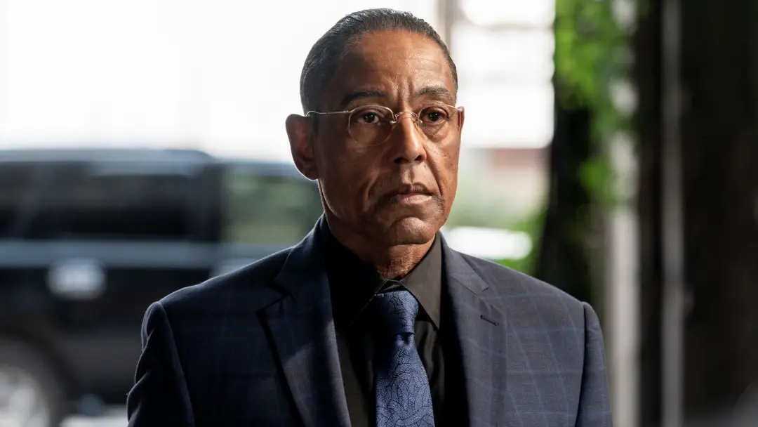 Giancarlo Esposito mostra um novo lançamento do Gus Fring para os fãs de Breaking Bad. Parece que o interesse do públic…