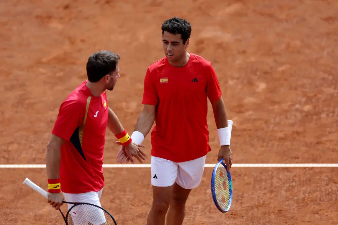 España vence Chile em 0 a 3 na Copa Davis, avançando para Bolonha. A falta de estrutura do anfitrião transformou a disp…