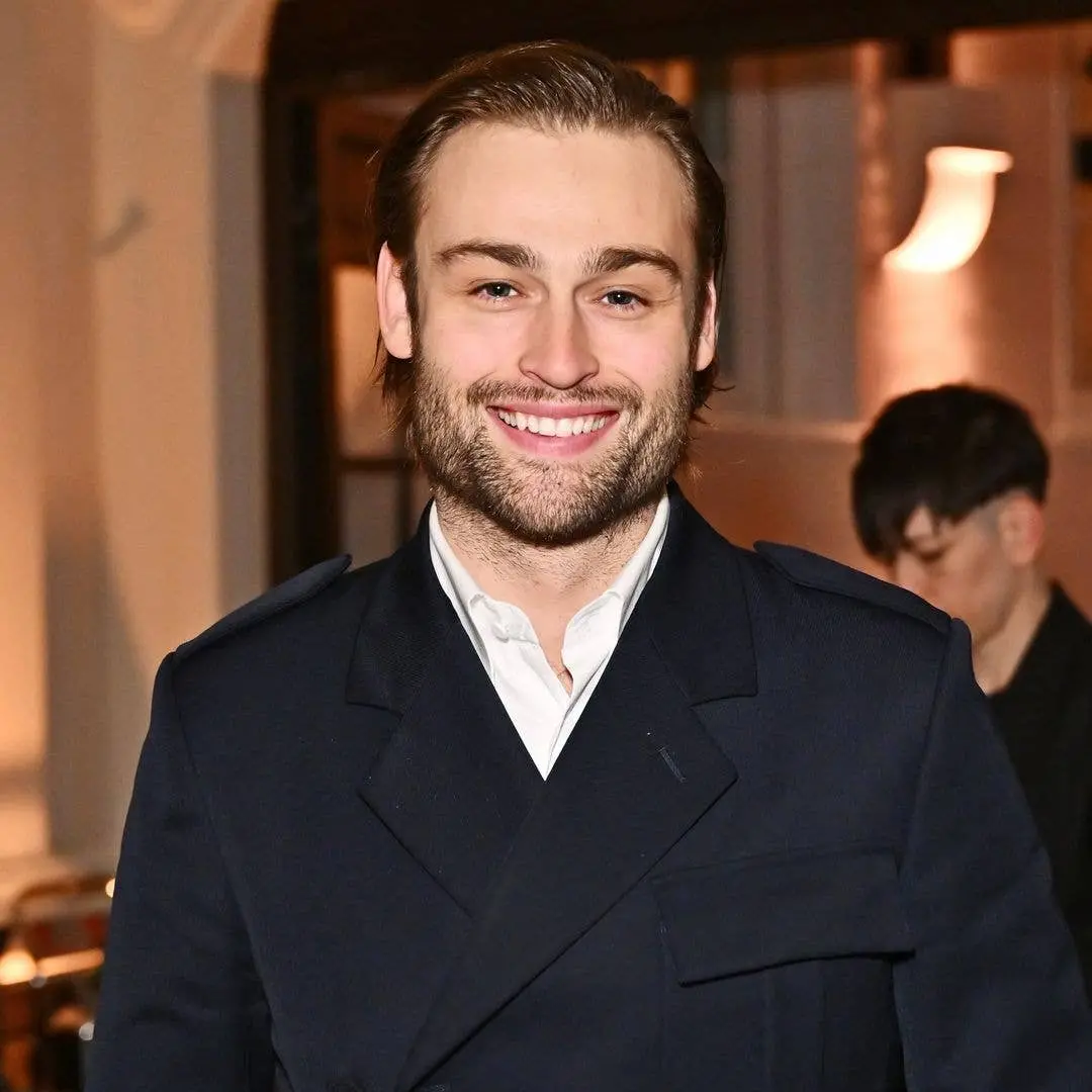 The Blame, o novo drama policial da ITV, estreou na TV, mostrando Douglas Booth e sua esposa famosa. Drama de crime ass…