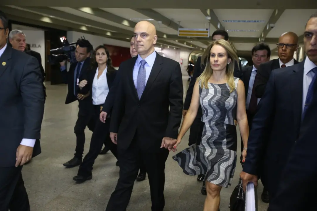 Nome do escritório de Moraes Barci negou vínculo pessoal com Vorcaro sobre as viagens de jatinho da esposa e do Ministr…
