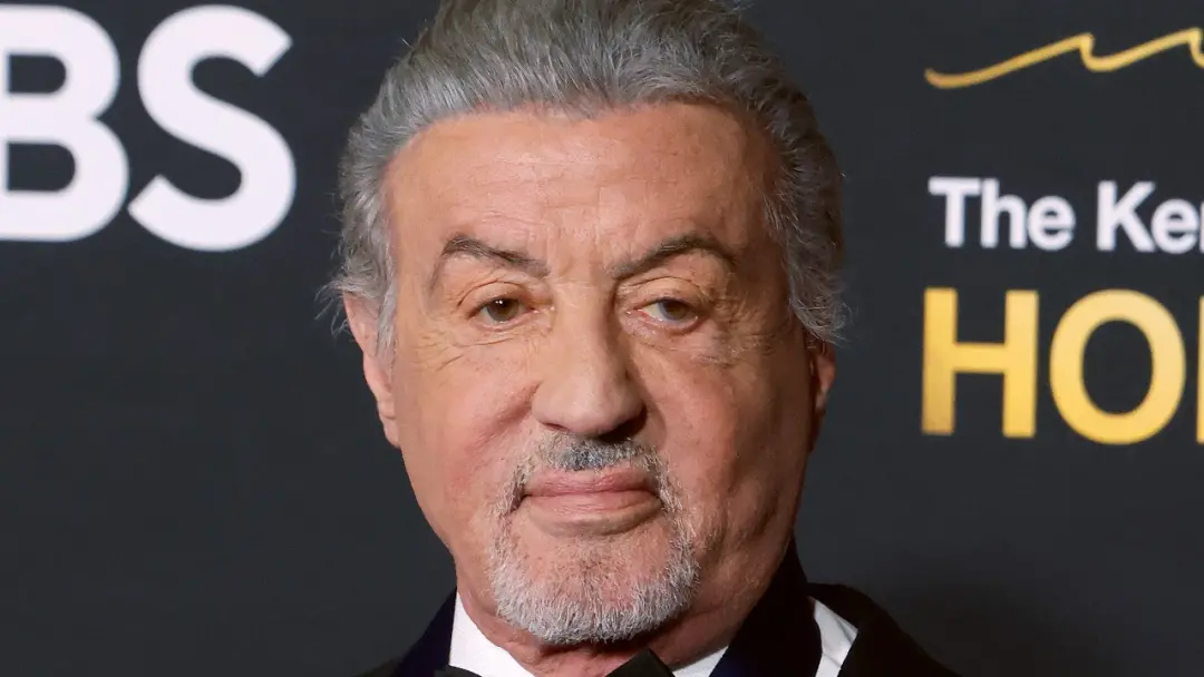 Sylvester Stallone só soube do papel de embaixador de Hollywood pelo Trump assistindo televisão, ele nunca aceitou form…