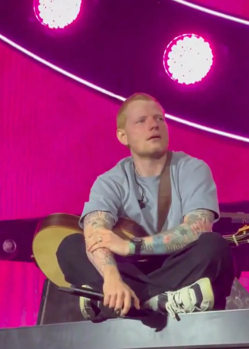 Ed Sheeran declarou que sentiu que a família o abandonou durante a controvérsia com Macklemore. Em situações assim, fic…