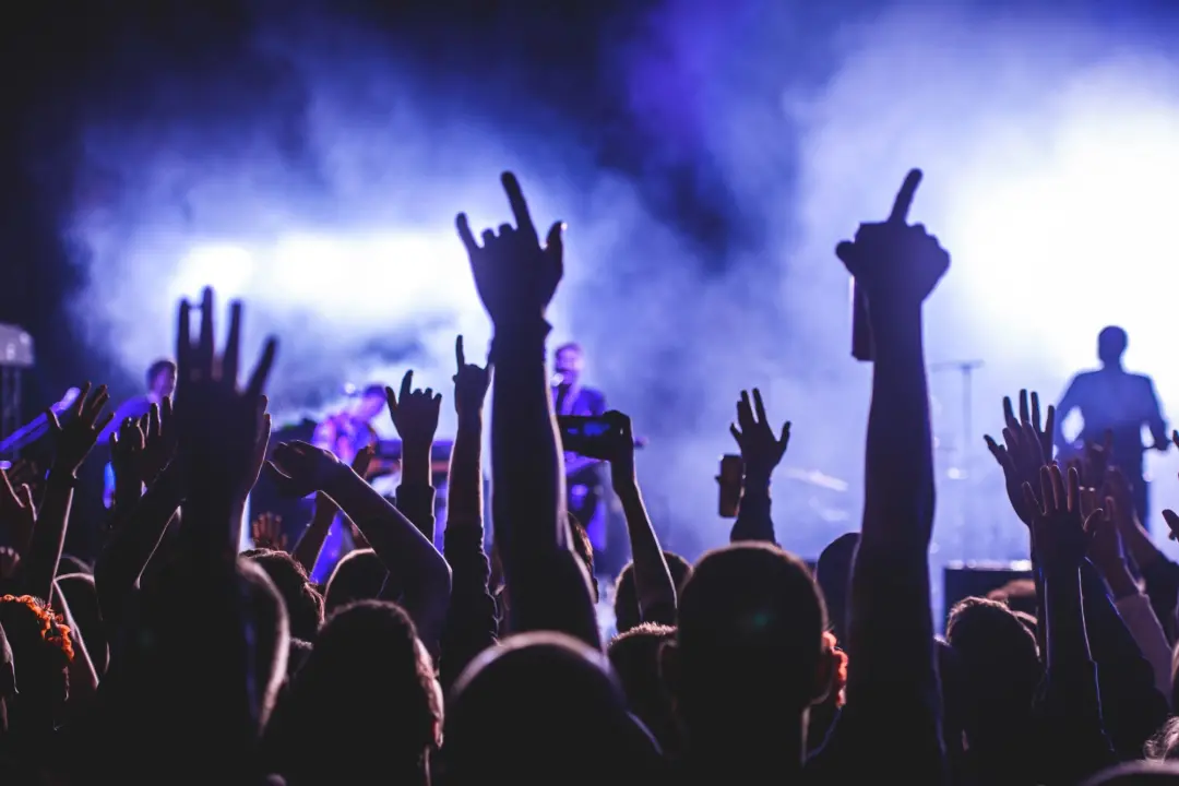 Papa Roach cancelou um show por uma emergência médica inesperada de um membro da banda. É chato quando planos assim são…