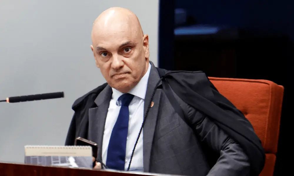 Nome Moraes, atendimento de Barci no voo PP-NLR em 22 de agosto de 2025 foi priorizado, segundo mensagens de Vorcaro. A…