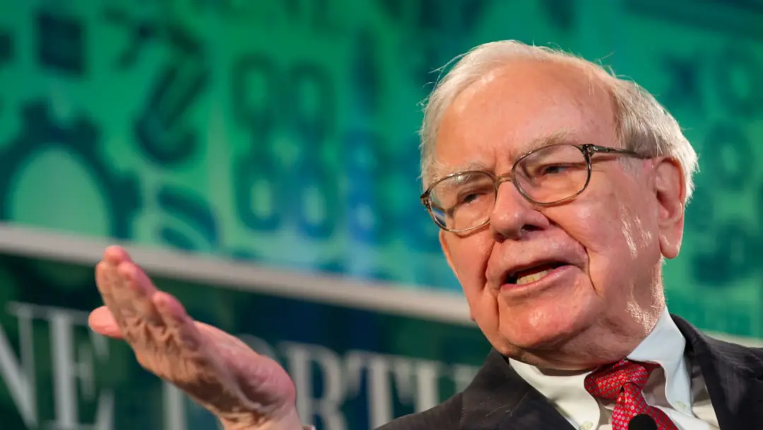 Warren Buffett foca em balanços e fundamentos, ignorando o que a moda do mercado aponta. Essa disciplina, de olhar o va…