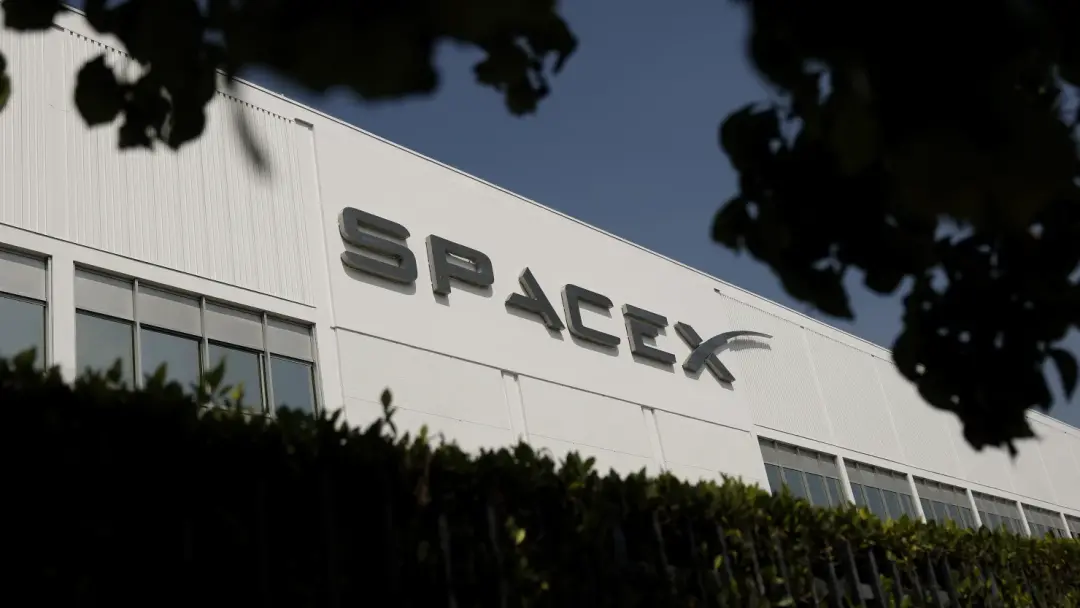 R$ 43,7 bilhões distribuídos em ações da SpaceX para cotistas da Valor Equity Partners. Acho interessante que eles opta…