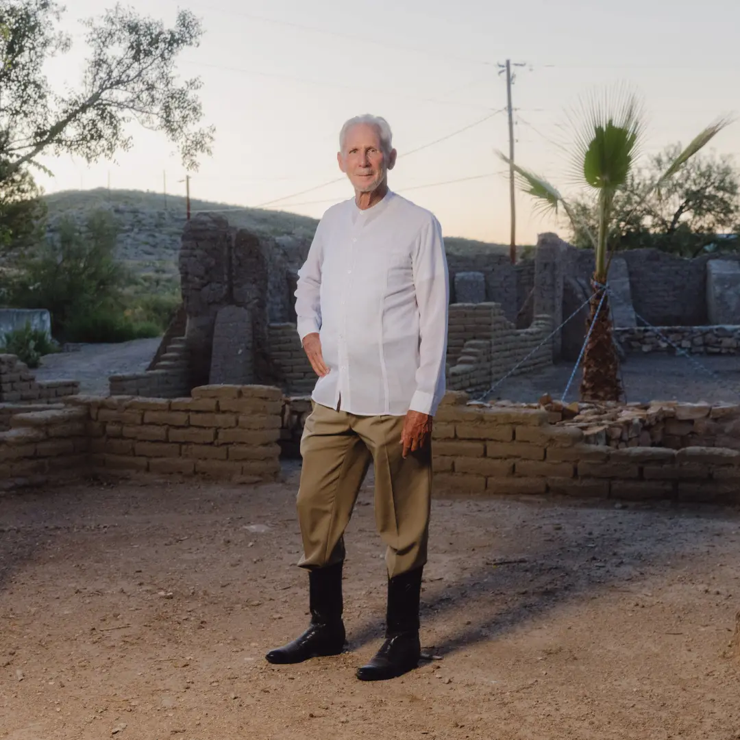 John Poindexter, um bilionário de 81 anos, planeja reviver a cidade fantasma de Shafter no Texas. É um esforço bom de p…