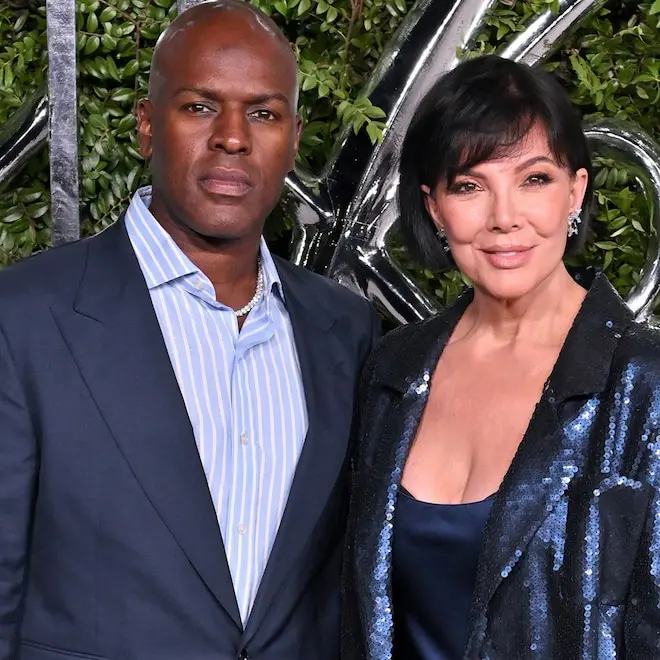 Kris Jenner e Corey Gamble apareceram na abertura do Lucas Museum of Narrative Art em Los Angeles para um raro encontro…