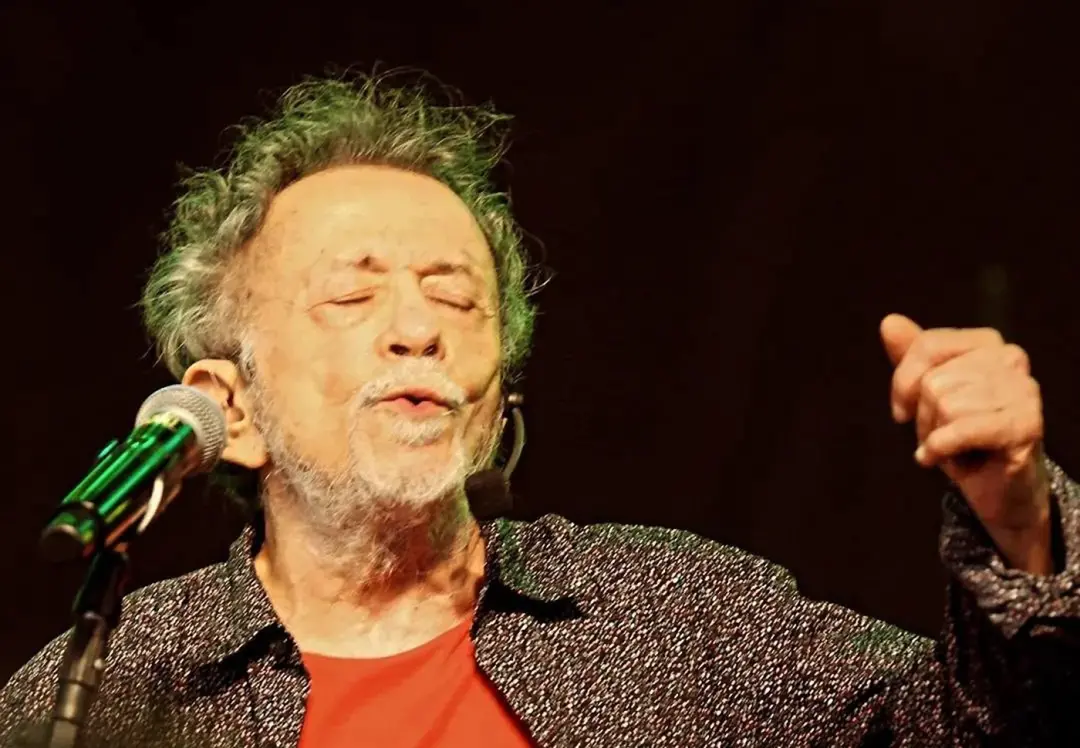 Tom Zé lança álbum ao vivo com show de 1996 no Sesc, um registro da série Relicário. É bacana ver o artista celebrando …