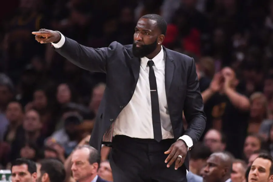 Kendrick Perkins criticou o time dos Warriors, dizendo que o escritório da equipe não está fazendo o suficiente para aj…