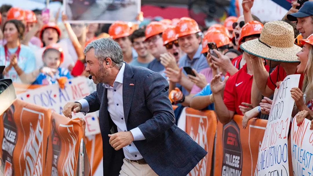 Ole Miss subiu para o quarto lugar no AP Top 25 depois de vencer o LSU em casa. Tem gente falando que deveria ser Top 3…