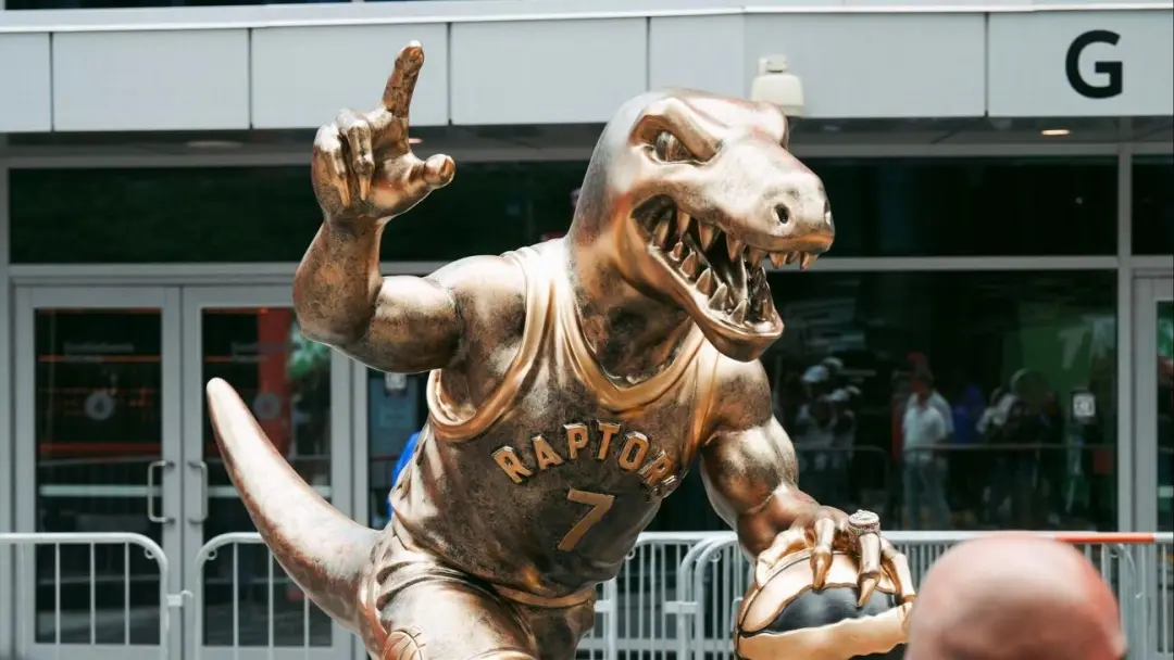 Kyle Lowry ganhou estátua de G.O.A.T. dos Raptors em Toronto e chave da cidade. É um reconhecimento justo pela história…