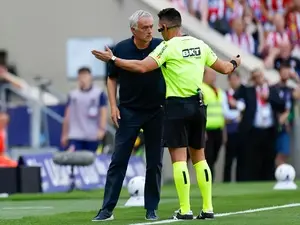 Real Madrid e Mourinho detonaram o árbitro depois da derrota no clássico, alegando que tudo estava muito estranho. Essa…