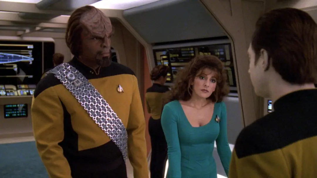 Jean-Luc Picard comando de novo em novembro de 2027, no crossover Star Trek Universes Beyond da Magic. É interessante v…
