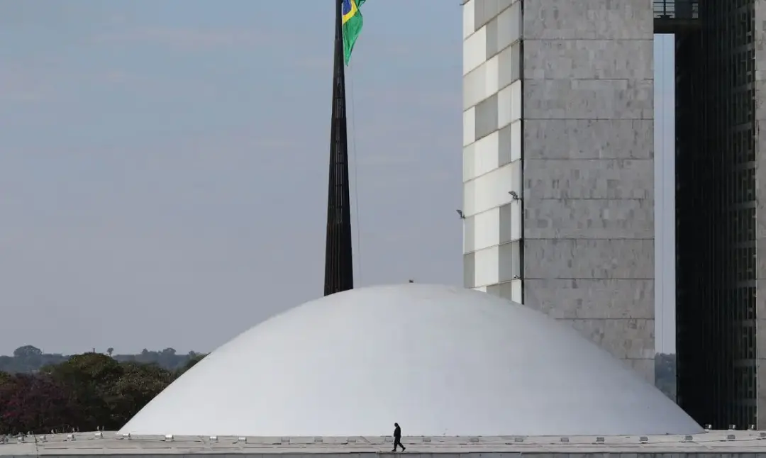 A crise fiscal, política e institucional no Brasil exige uma administração séria. Administrar não é só fluxo de caixa, …