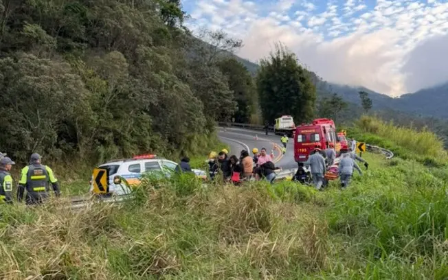 Fábio Júnior sobreviveu ao acidente de ônibus na Rodovia Doutor Avelino Júnior, em Cruzeiro, onde a mãe dele faleceu. U…
