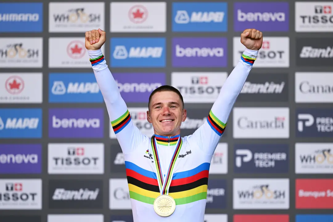 Remco Evenepoel conquistou seu quarto Mundial contra o relógio, completando os 39,2 quilômetros em 44 minutos e 53 segu…