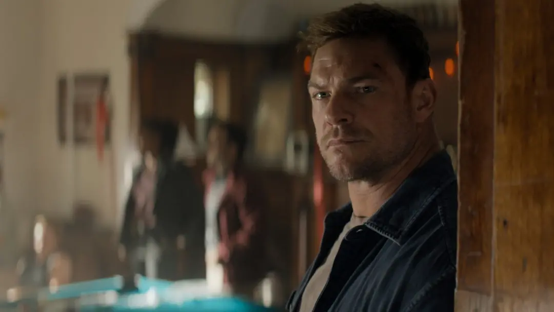 Alan Ritchson disse que a Prime Video parou de adaptar um livro do Jack Reacher sobre milícias supremacistas depois que…