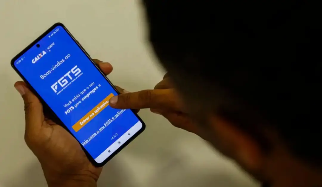 FGTS completa 60 anos e hoje os serviços podem ser acessados pelo celular sem ir a agência. Essa digitalização simplifi…
