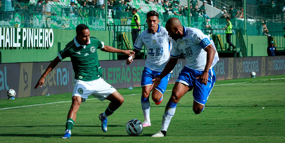 Goiás vence o Avaí de virada por 2 a 1 no Estádio Hailé Pinheiro. A virada mostra que o futebol tem resiliência, mas o …
