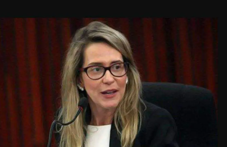 Reajuste do Bolsa Família para 15% foi considerado legal pelo Supremo Tribunal Federal. O ministro Gilmar Mendes entend…