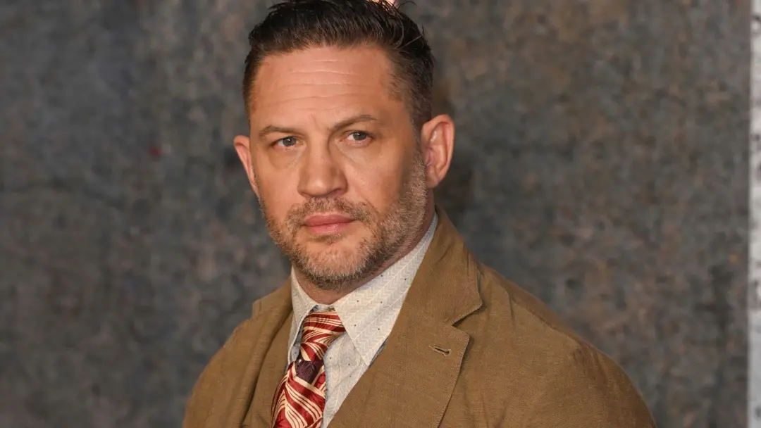 Tom Hardy teve drama de artes marciais de 140 minutos que fracassou nos cinemas, mas virou sucesso em streaming. Isso m…