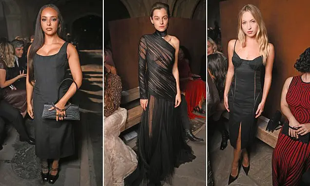 Alexander McQueen LFW mostrou muita estrela no domingo à noite. Emma Corrin apareceu em vestido preto transparente com …