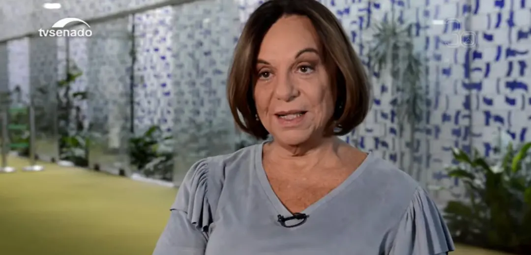 Sônia Carneiro, jornalista com 74 anos, faleceu em Brasília. Sua longa trajetória na cobertura política, incluindo ques…
