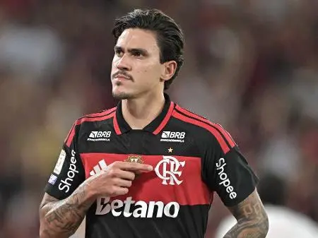 Flamengo vence Bragantino e abre vantagem sobre Palmeiras na tabela. A briga pelo topo se intensifica, o que me faz pon…