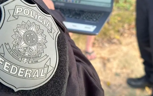 Sete mandados de prisão e dezoito buscas contra policiais e ex-policiais por ligação com facção no Rio de Janeiro. O va…