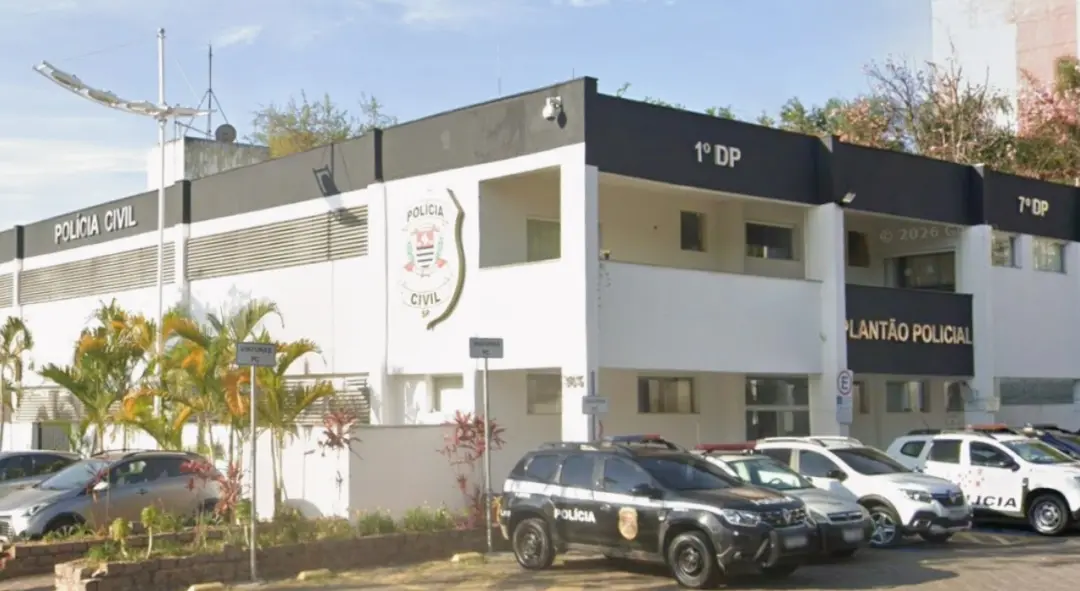 Jundiaí, SP. Homem de 56 anos foi preso por importunação sexual após passar a mão nas pernas de passageiras dentro de u…