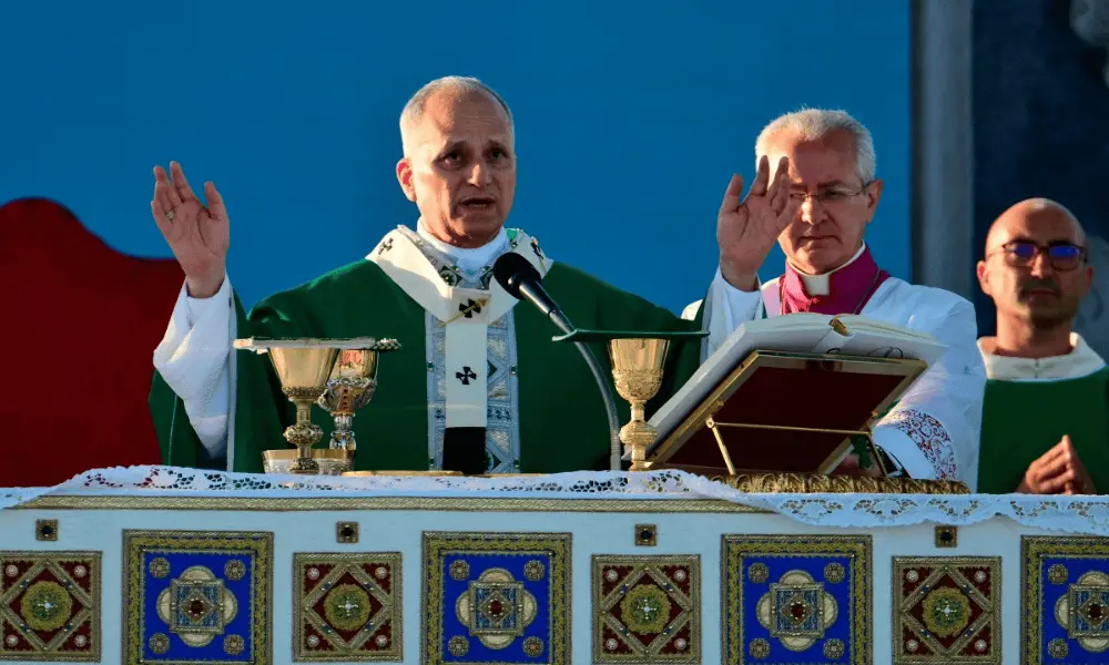 No Vaticano, Papa Leao XIV fez uma saudação especial aos brasileiros durante a Audiencia Geral, pedindo a proteção de N…