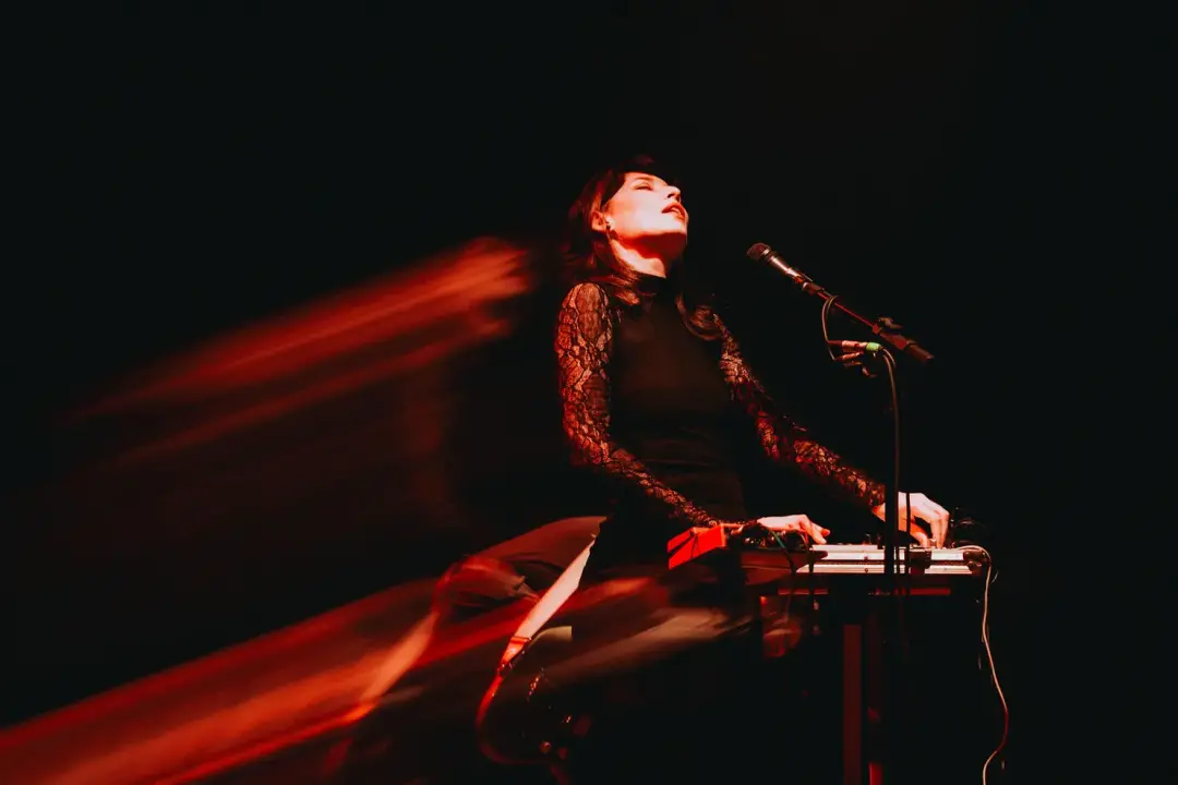 Salma Jô representa Goiás em encontros musicais na Europa, participando de feiras e showcases em Portugal. É um movimen…