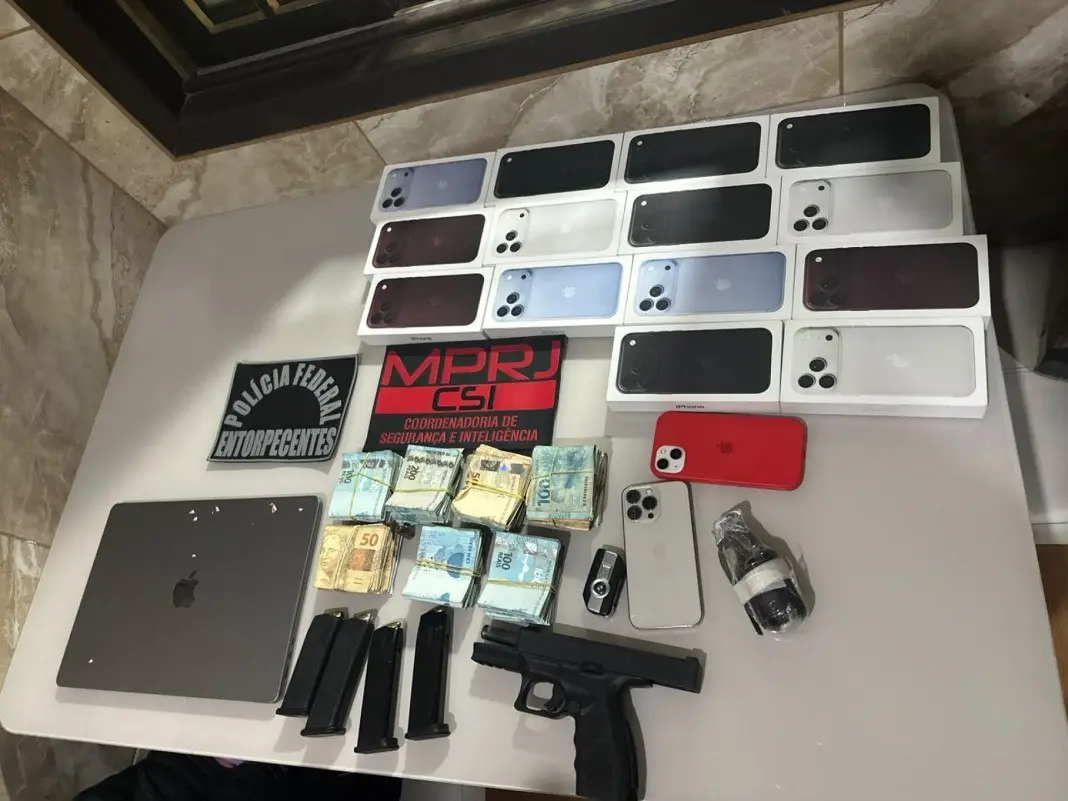 Sete mandados de prisão e dezoito de busca e apreensão na Operação Magen no Rio de Janeiro. A quadrilha traficava armas…