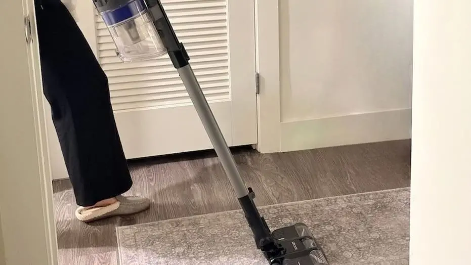 Vacuum Shark com 50% de desconto no ultimo dia do Prime Day. Para quem quer renovar a limpeza, o design sem fio e a luz…