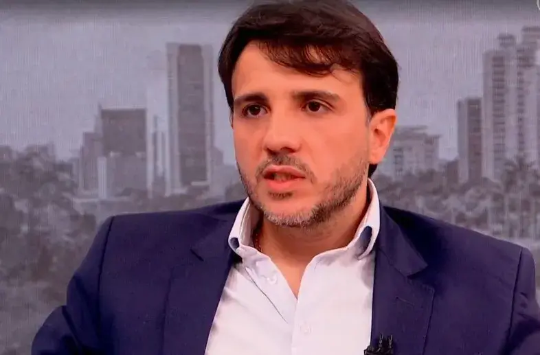 Renan Santos tem cobrança de quase R$ 40 mil cancelada pela Fazenda Nacional. A revisão interna reconheceu que o prazo …