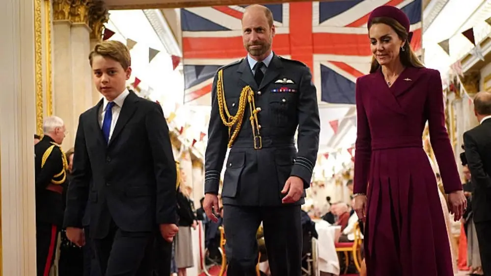 Príncipe George começou o internato no Eton College aos 13 anos, longe da família para estudar. A flexibilização do uso…