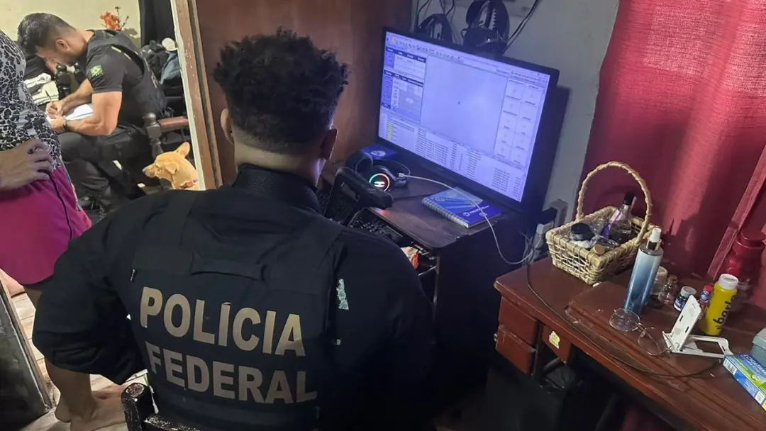 Belford Roxo, na Baixada Fluminense, teve um morador alvo de operação da Polícia Federal por armazenar pornografia infa…