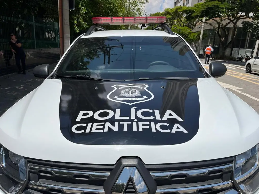 São Paulo abriu 55 vagas para médicos-legistas na Polícia Técnico-Científica. Isso reforça o trabalho de perícia e laud…