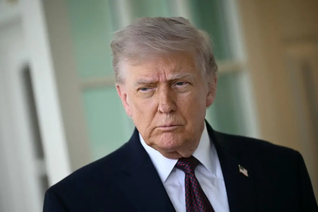 Trump disse que vai ligar para Putin sobre suspeita de peste pneumônica em um instituto de pesquisa na Sibéria. Essa do…