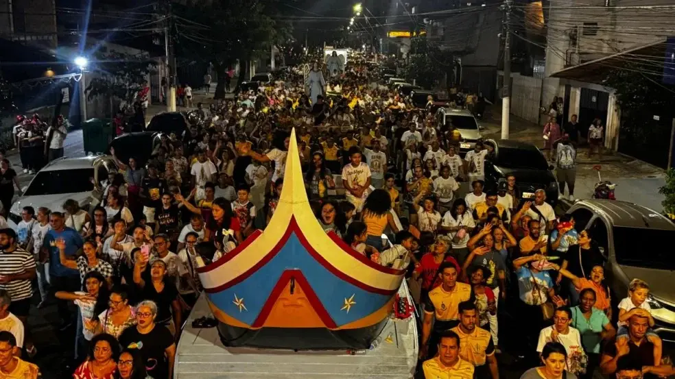 Traslado dos Carros abre o Círio 2026 hoje, com 14 carros e barcas de promessa saindo da Basílica Santuário de Nazaré. …