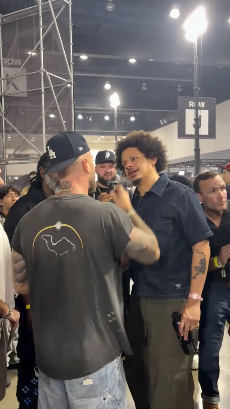Chet Hanks confrontou o comediante Eric Andre por desrespeitá-lo em um vídeo do ComplexCon, e Hanks depois chamou Andre…