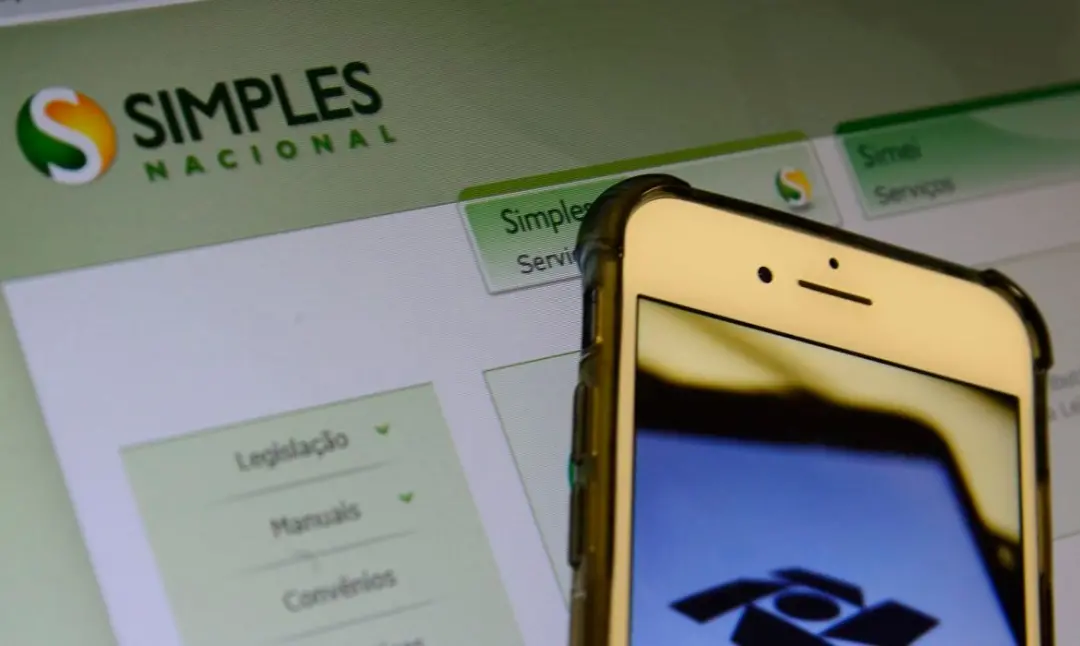 Até 15 de outubro as microempresas têm prazo pra pedir adesão ao Simples Nacional pra 2027. Isso simplifica vários impo…