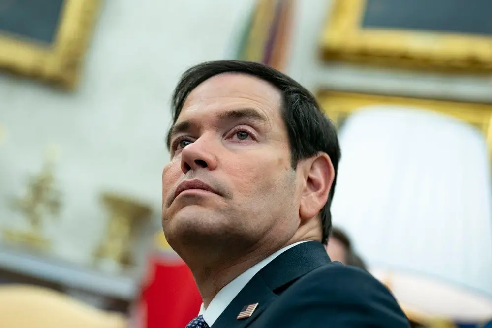 Rubio disse que o Irã perdeu controle do Estreito de Ormuz, com o fluxo de petróleo voltando a níveis anteriores ao con…