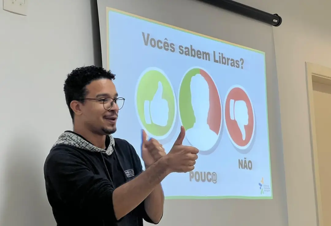 Governo de SP abre 70 vagas por turma para curso básico de Libras, com aulas gratuitas pelo Zoom. É uma oportunidade ba…