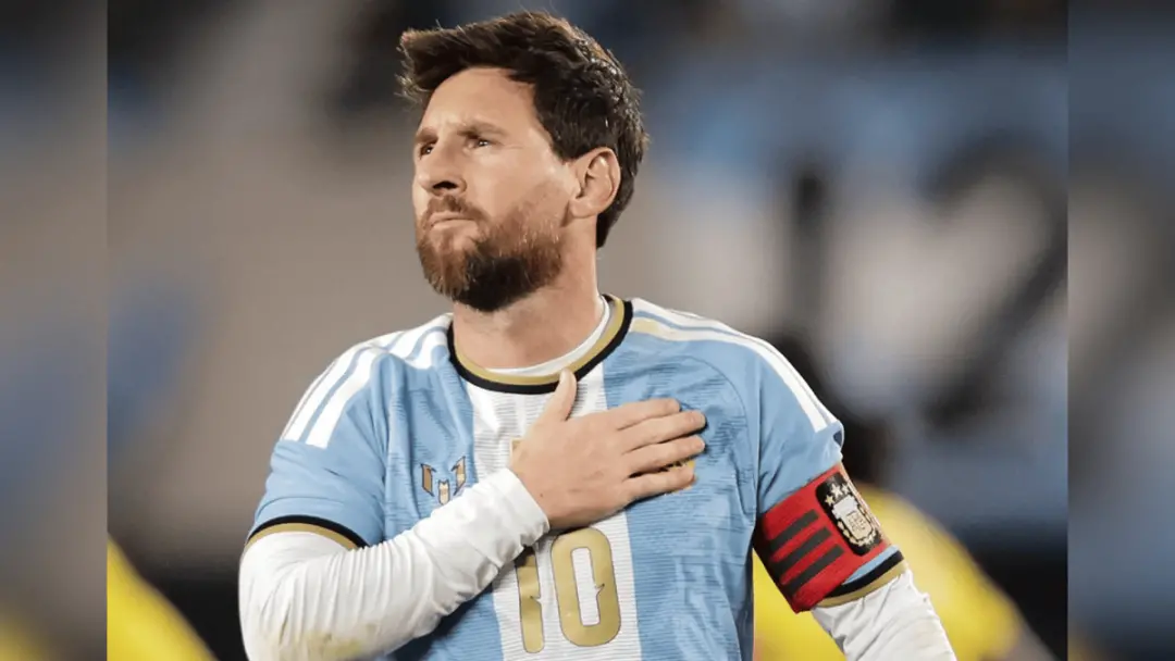 Lionel Messi se despede da seleção argentina depois de 21 anos, com um gol e dois assistências na vitória por 3 a 0 em …