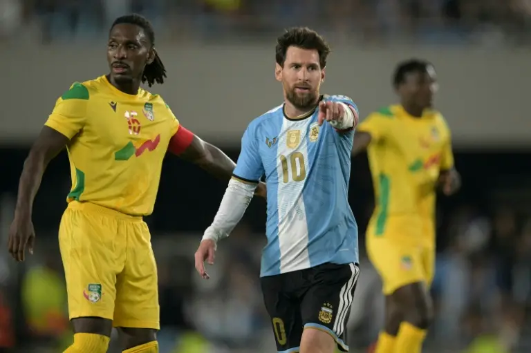 Benin foi a última equipe adversária de Lionel Messi na sua despedida internacional em Buenos Aires. É um feito que mer…