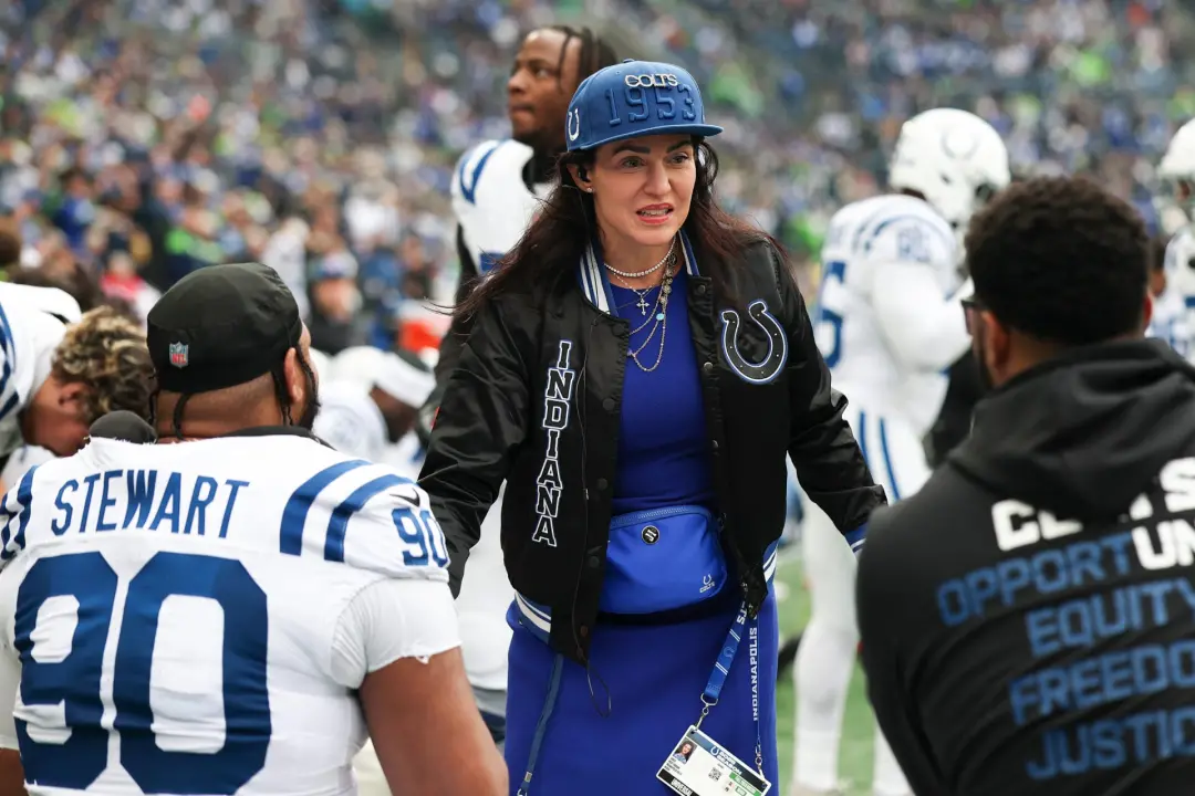 Carlie Irsay-Gordon, dona do Colts, disse ter um nível de conhecimento do futebol comparável ao quinto ano escolar. Ela…