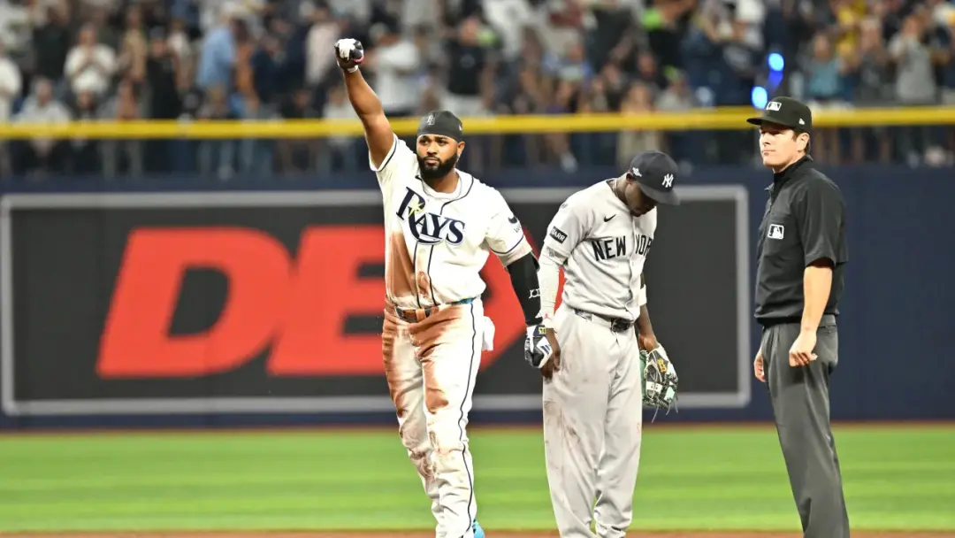 Três centos e oito milhões de reais é o valor do elenco dos Yankees em 2026. Enquanto isso, os Rays avançam com jogador…